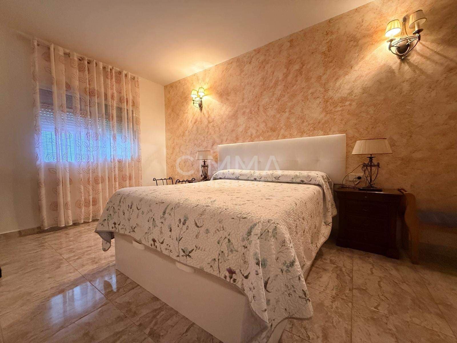 Chalet de 3 habitaciones en La Nucia en venta con piscina garaje - 560.000 € (Ref: 9440222)
