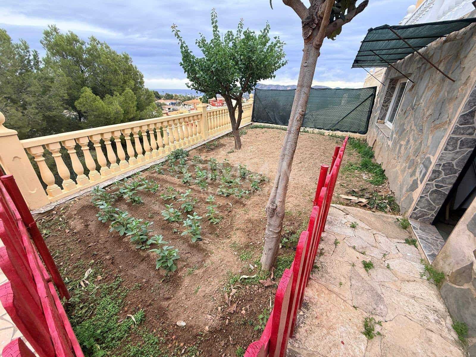 Chalet de 3 habitaciones en La Nucia en venta con piscina garaje - 560.000 € (Ref: 9440222)