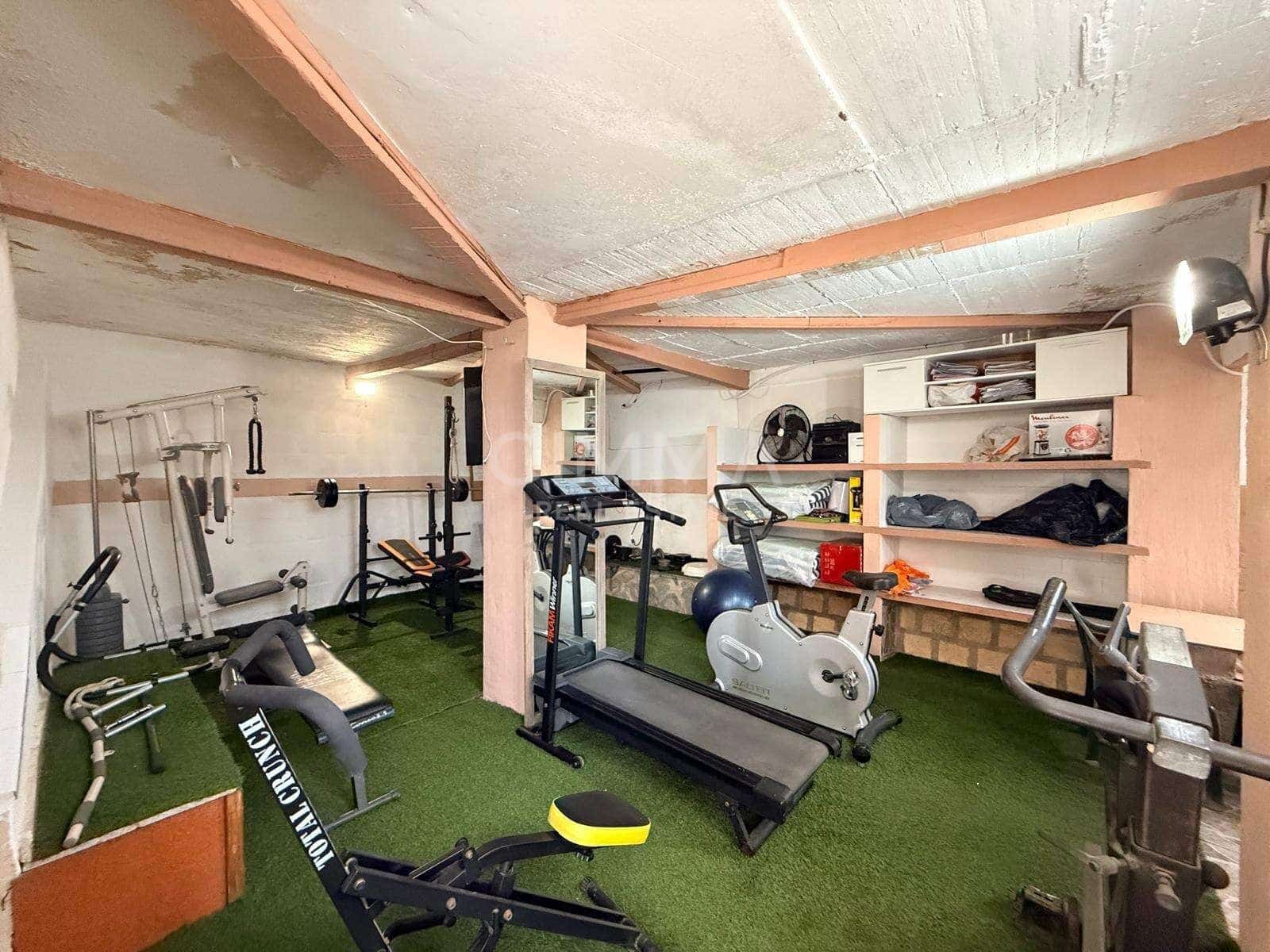 Chalet de 3 habitaciones en La Nucia en venta con piscina garaje - 560.000 € (Ref: 9440222)