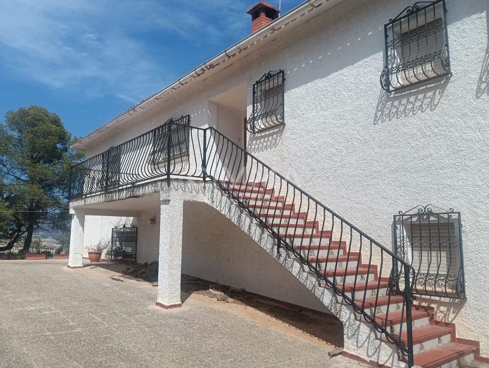 7 bedroom Villa for sale in La Nucia with garage - € 630,000 (Ref: 9456487)