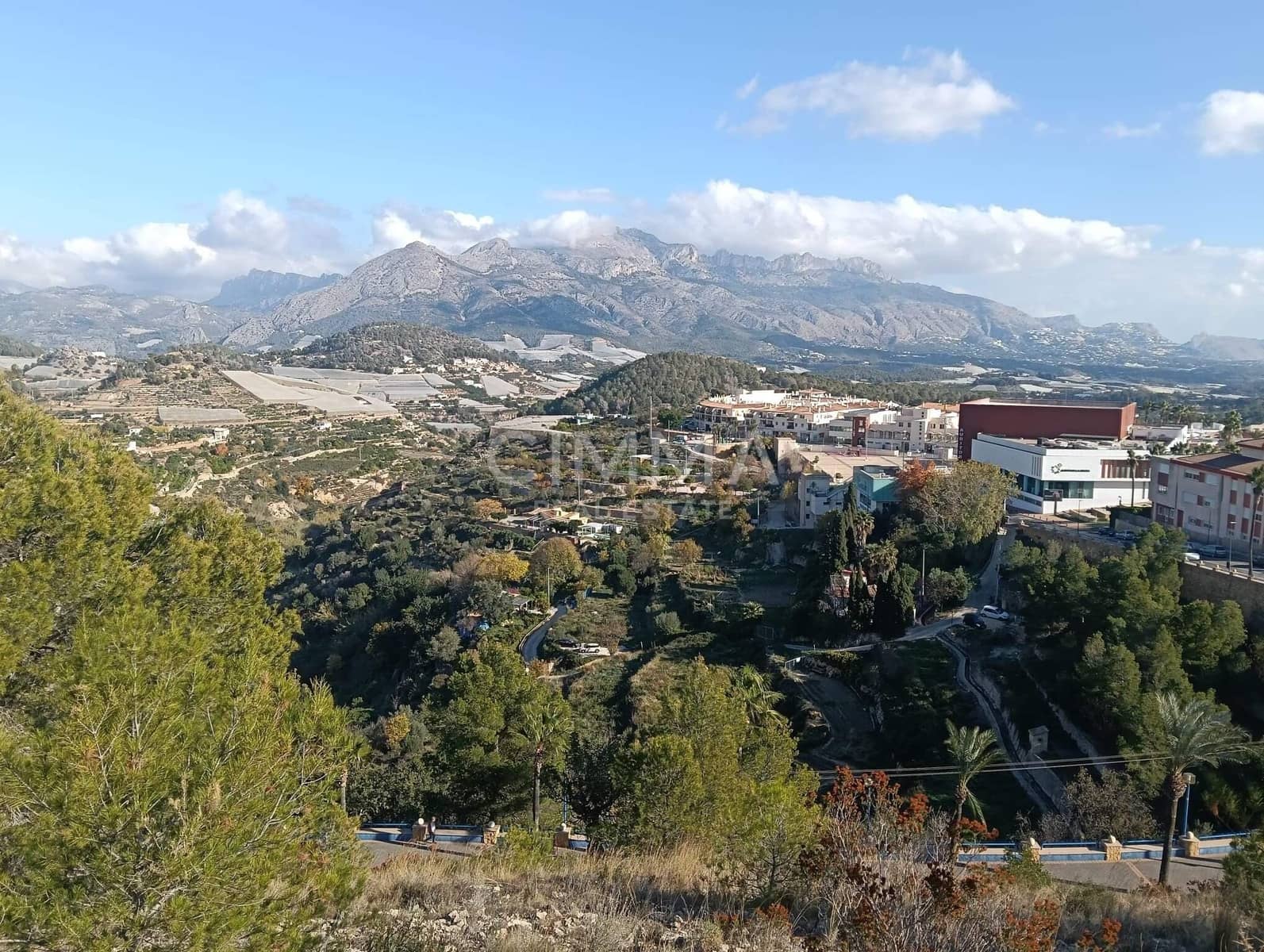 7 bedroom Villa for sale in La Nucia with garage - € 630,000 (Ref: 9456487)