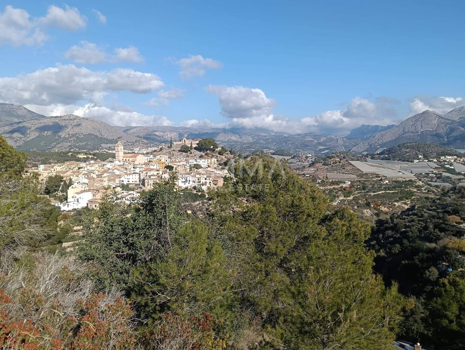 7 bedroom Villa for sale in La Nucia with garage - € 630,000 (Ref: 9456487)