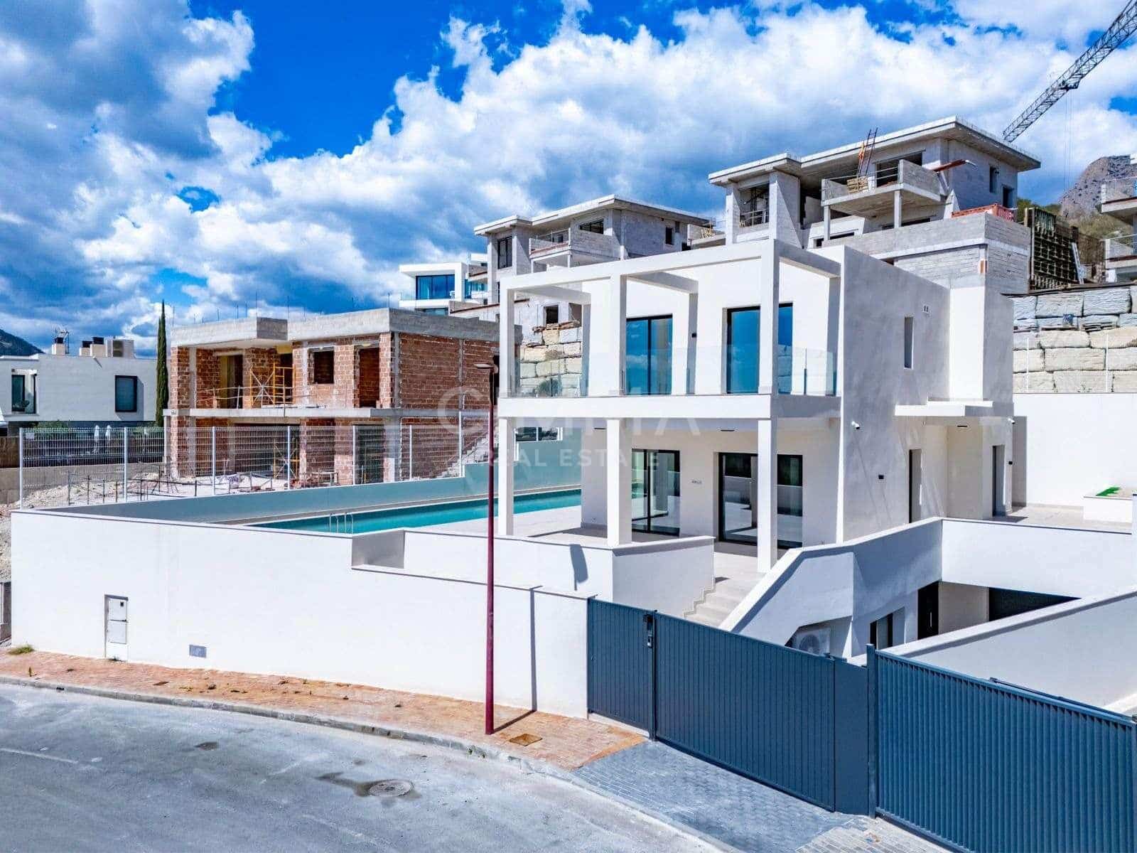 7 quarto Moradia para venda em Finestrat com piscina garagem - 1 900 000 € (Ref: 9524491)