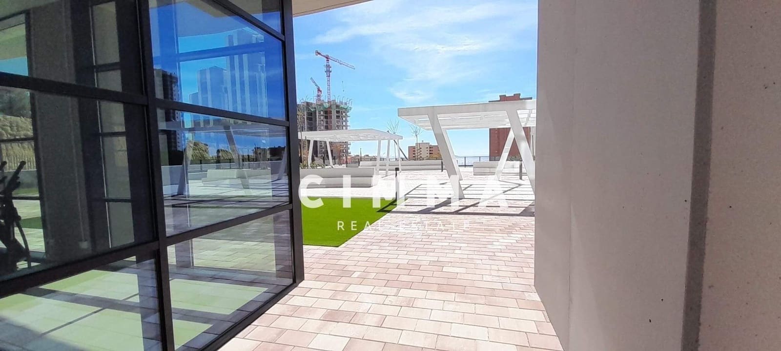 2 sovrum Lägenhet till salu i Benidorm med pool - 626 316 € (Ref: 9527853)