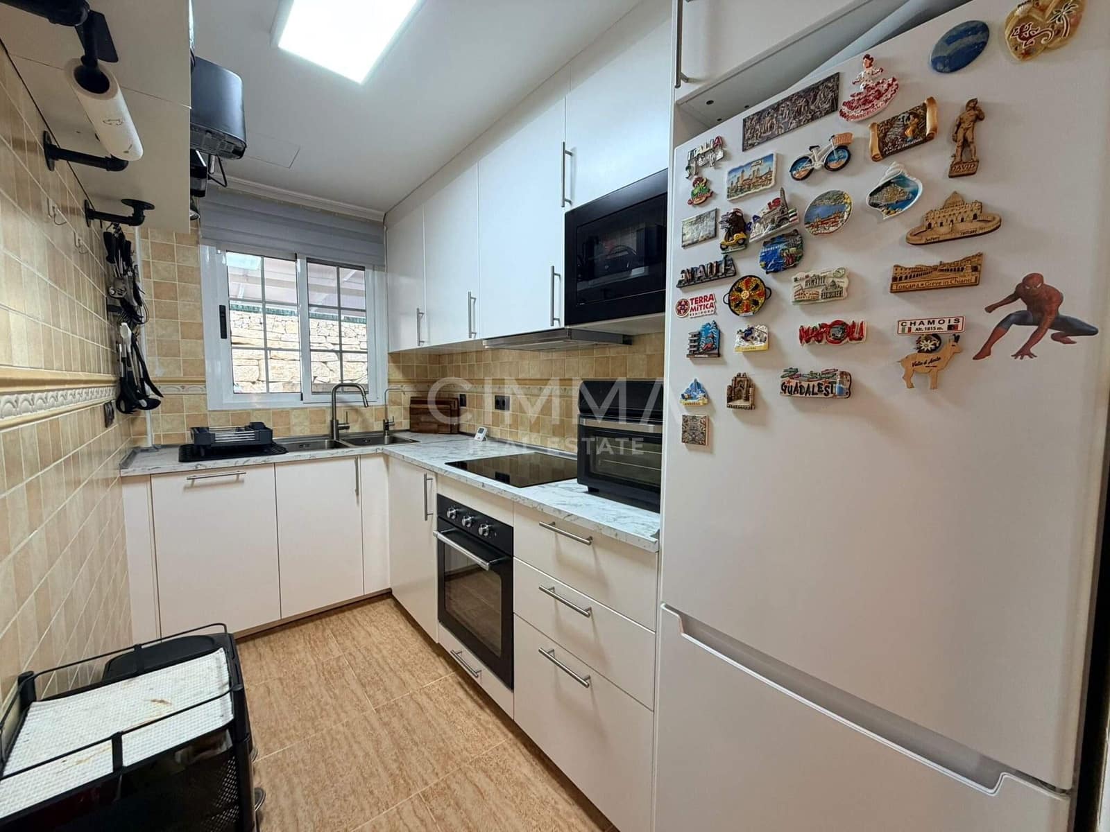 4 makuuhuone Huvila myytävänä paikassa Polop mukana 
autotalli - 575 000 € (Ref: 9586716)