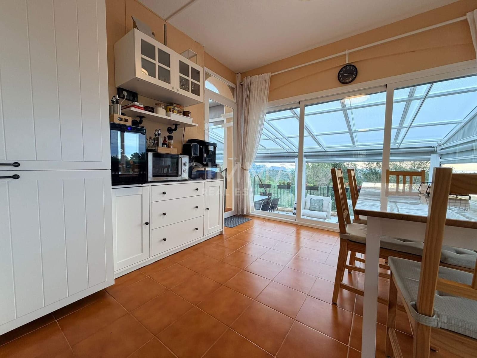 4 makuuhuone Huvila myytävänä paikassa Polop mukana 
autotalli - 575 000 € (Ref: 9586716)