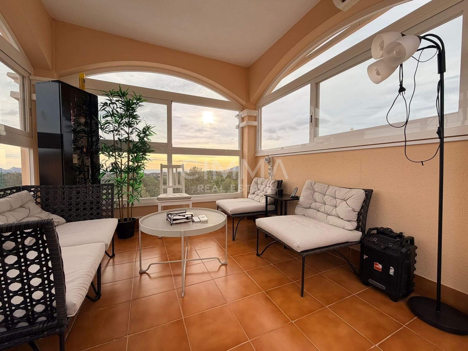 4 makuuhuone Huvila myytävänä paikassa Polop mukana 
autotalli - 575 000 € (Ref: 9586716)