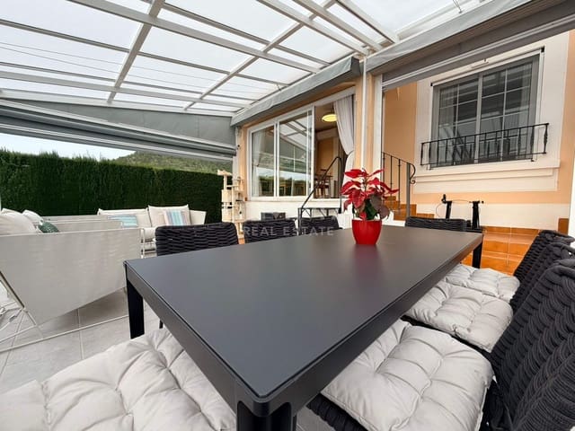 4 bedroom Villa for sale in Polop with garage - € 575,000 (Ref: 9586716)