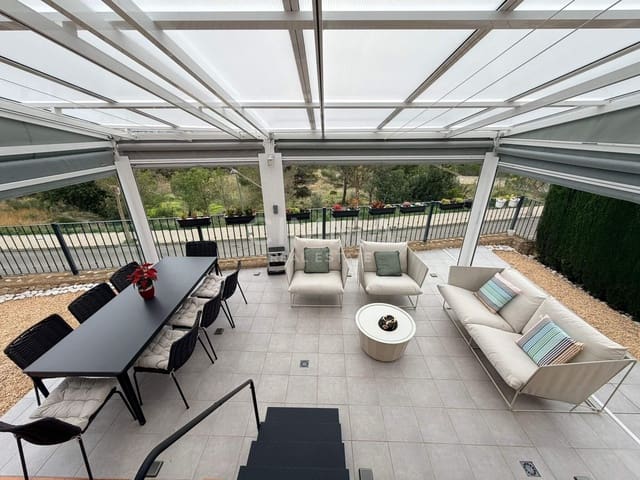 4 bedroom Villa for sale in Polop with garage - € 575,000 (Ref: 9586716)