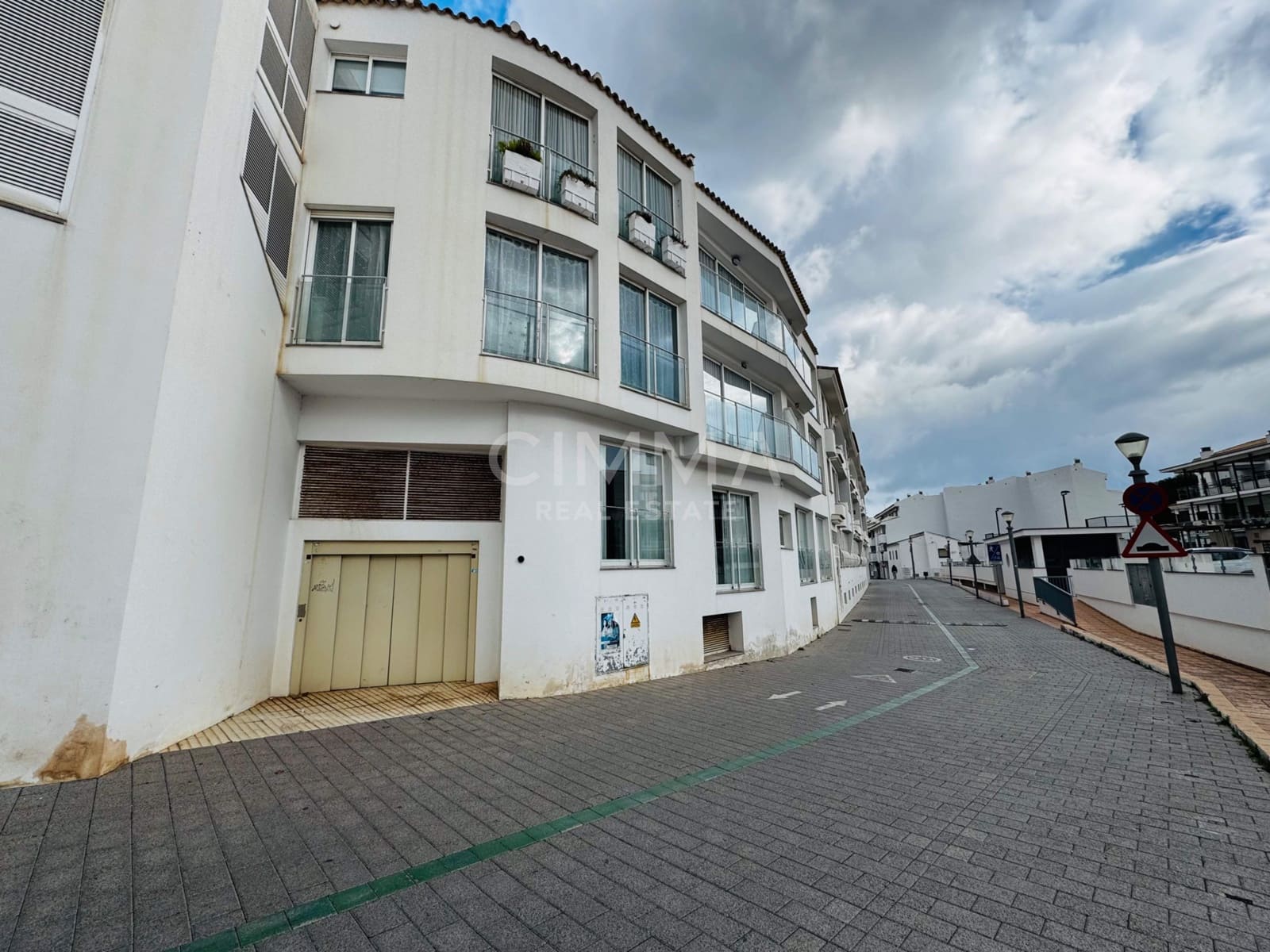 2 bedroom Flat for sale in Altea - € 250,000 (Ref: 9596375)