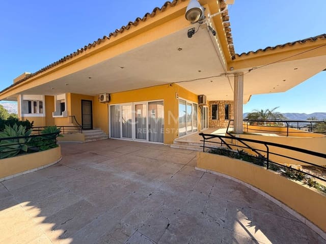 8 makuuhuone Huvila myytävänä paikassa La Nucia mukana uima-altaan 
autotalli - 1 250 000 € (Ref: 9599680)