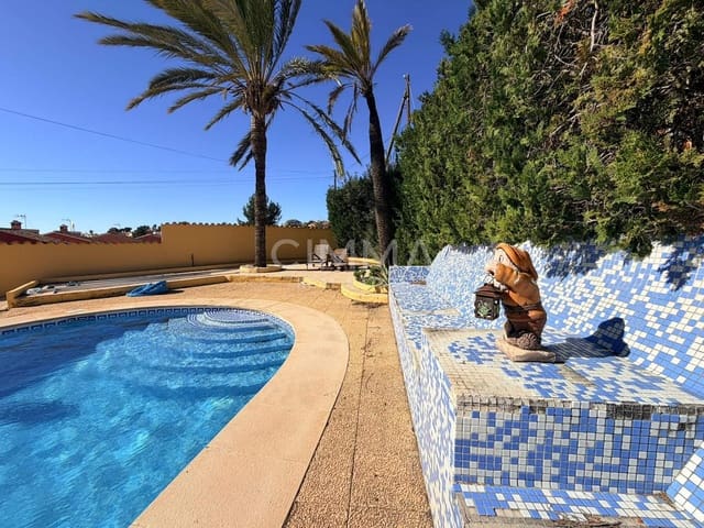 8 makuuhuone Huvila myytävänä paikassa La Nucia mukana uima-altaan 
autotalli - 1 250 000 € (Ref: 9599680)