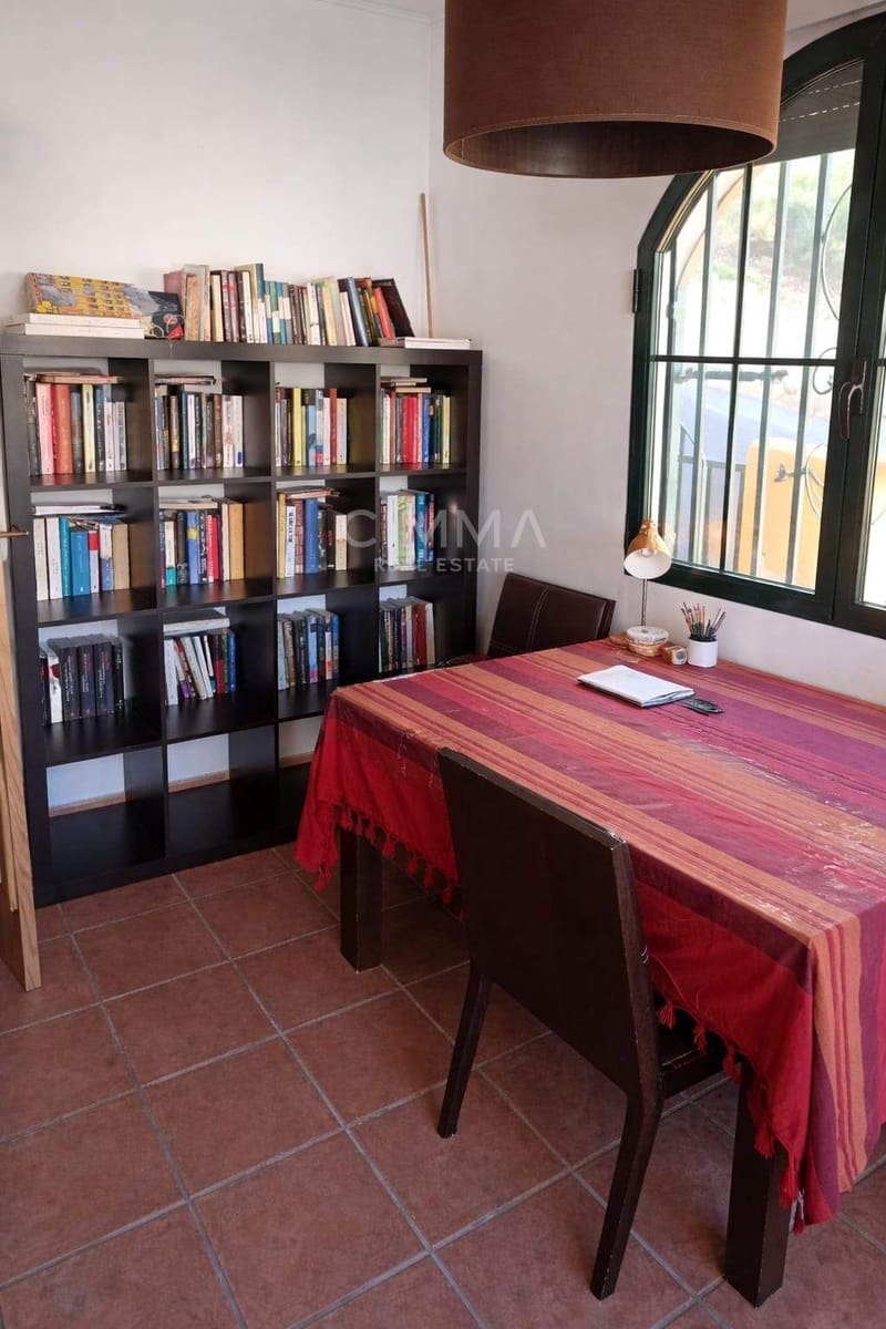 4 bedroom Villa for sale in La Nucia with garage - € 315,000 (Ref: 9627785)