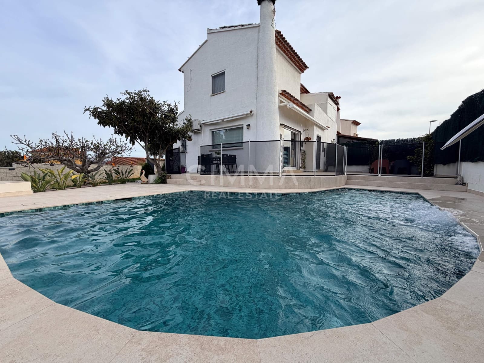 3 bedroom Terraced Villa for sale in La Nucia with garage - € 340,000 (Ref: 9666747)