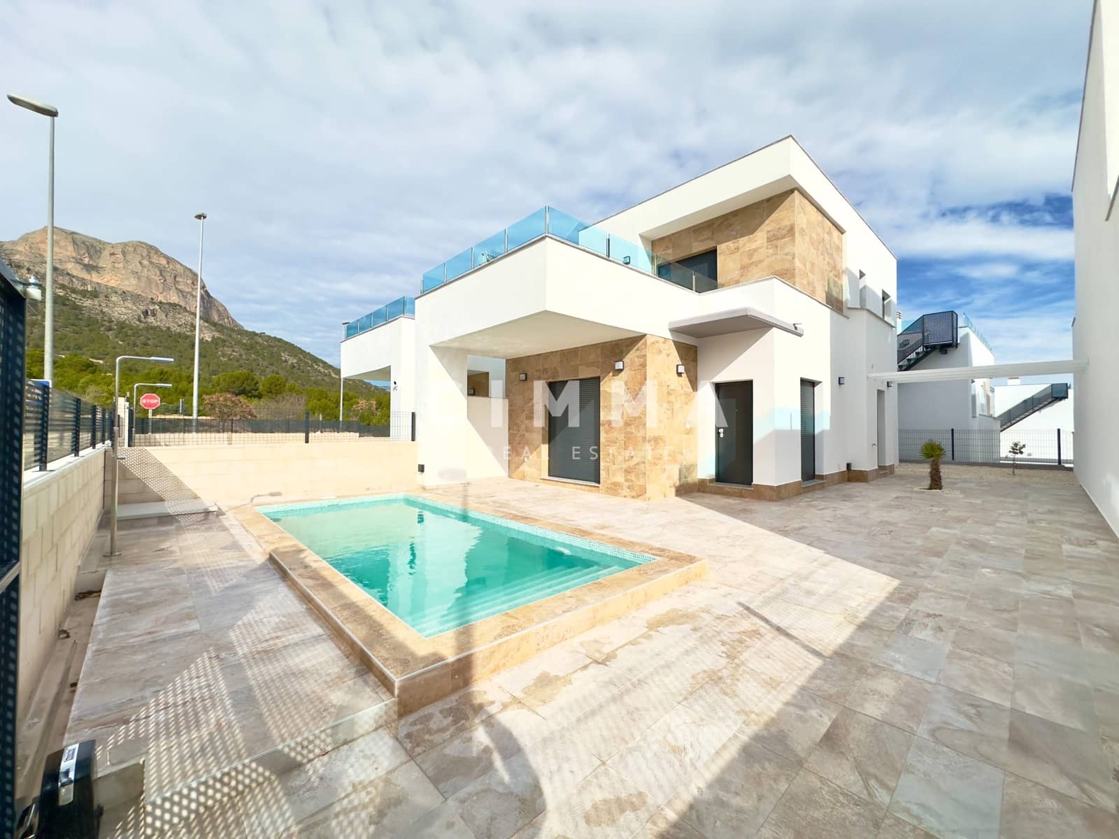 3 slaapkamer Villa te koop in Polop met garage - € 449.000 (Ref: 9683548)