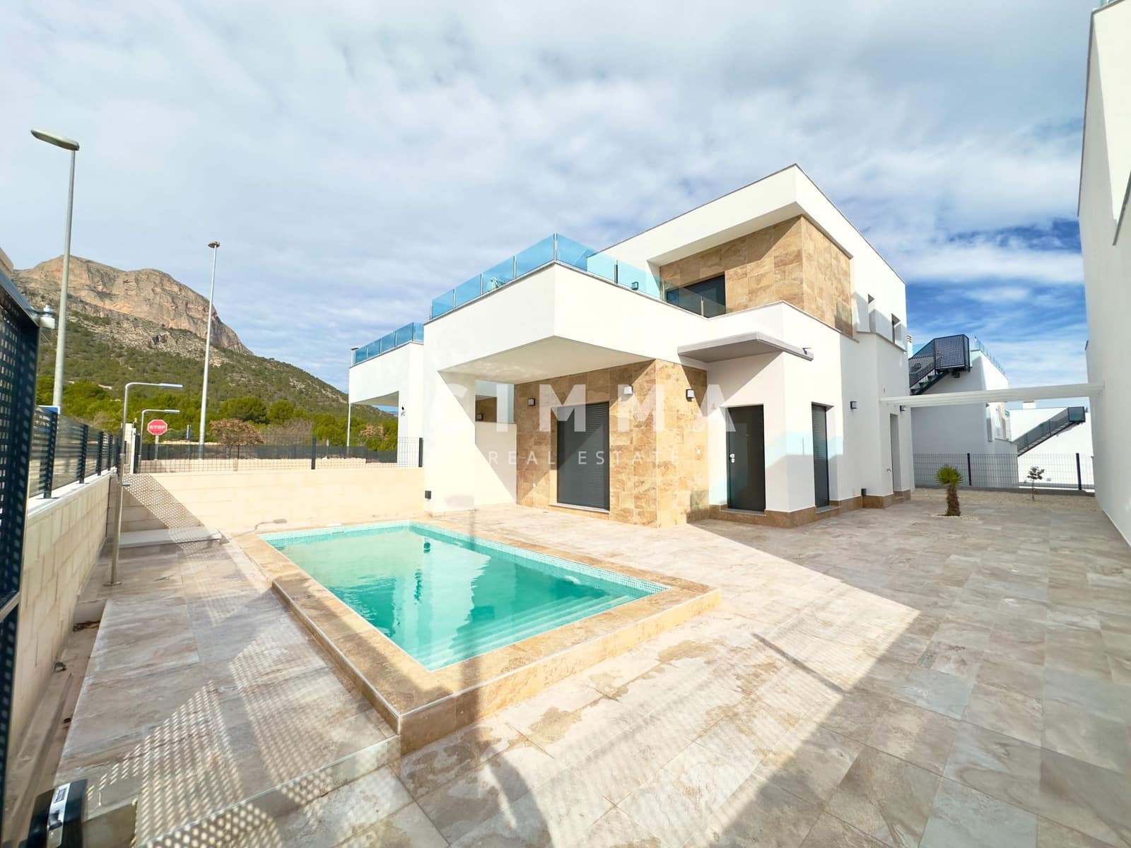 3 slaapkamer Villa te koop in Polop met garage - € 449.000 (Ref: 9683548)