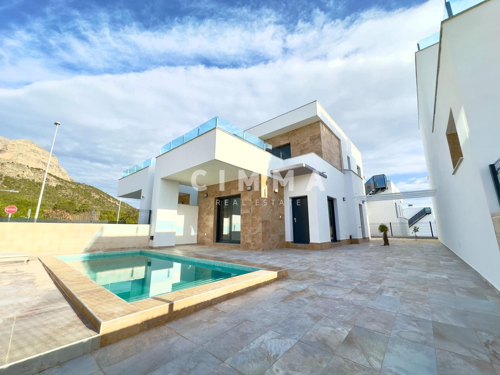 3 slaapkamer Villa te koop in Polop met garage - € 449.000 (Ref: 9683548)