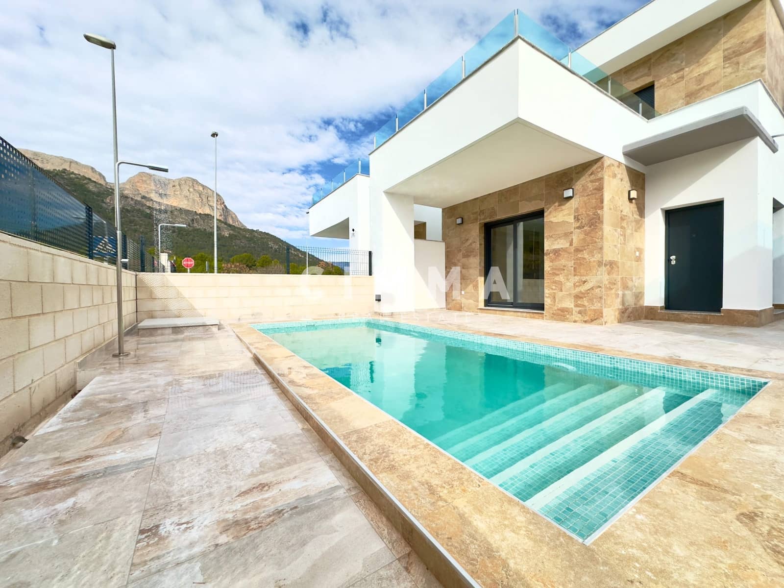 3 slaapkamer Villa te koop in Polop met garage - € 449.000 (Ref: 9683548)