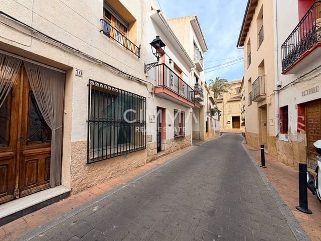 4 soverom Hus til salgs i La Nucia Pueblo  , La Nucia - € 205 000 (Ref: 9696281)