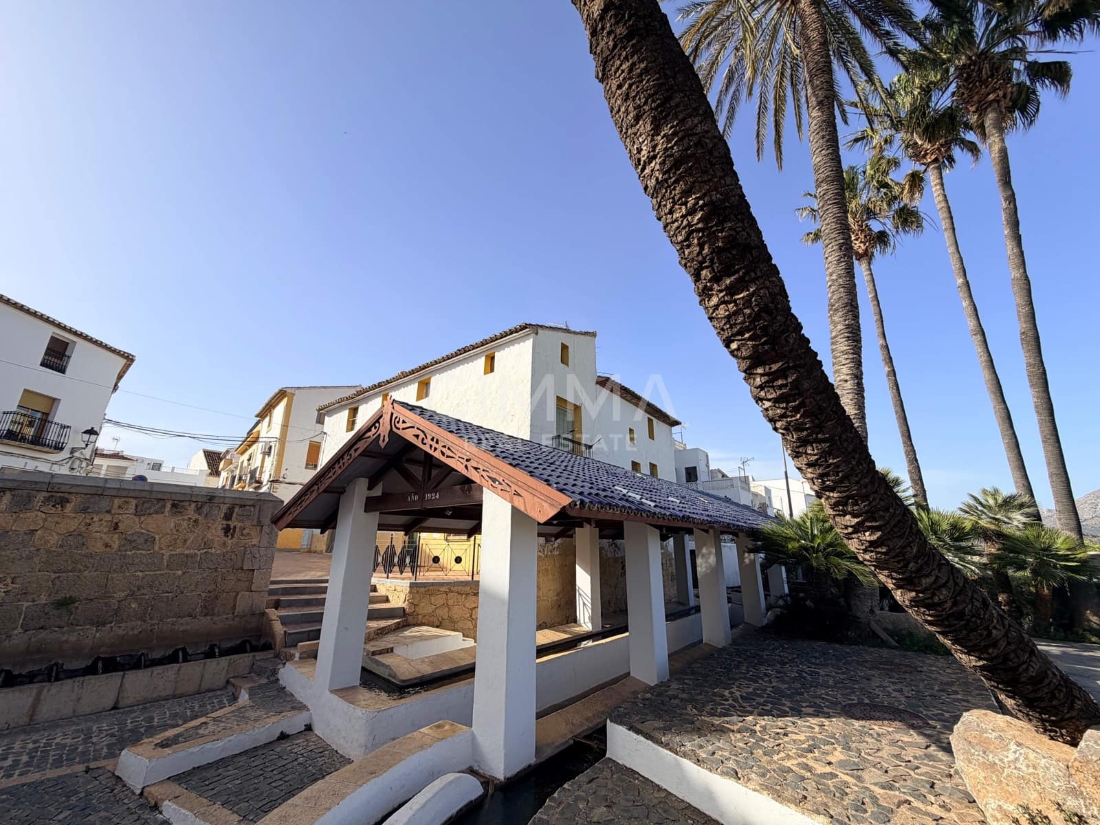 Casa de 8 habitaciones en La Nucia en venta - 325.000 € (Ref: 9759134)