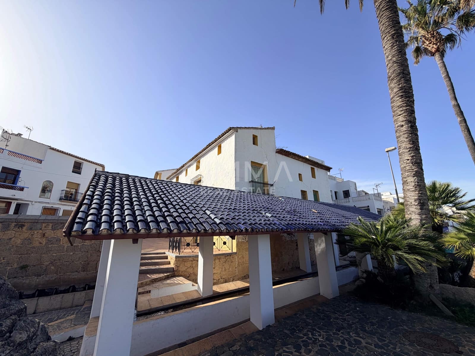 Casa de 8 habitaciones en La Nucia en venta - 325.000 € (Ref: 9759134)