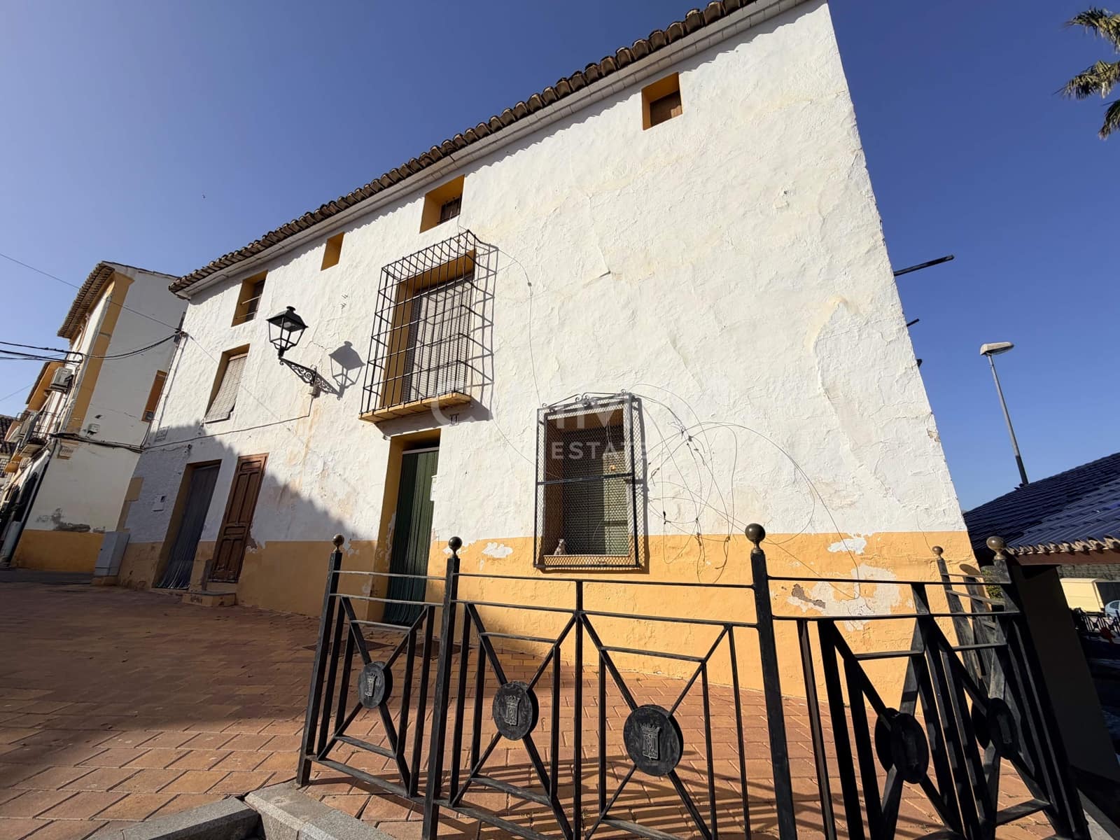 Casa de 8 habitaciones en La Nucia en venta - 325.000 € (Ref: 9759134)