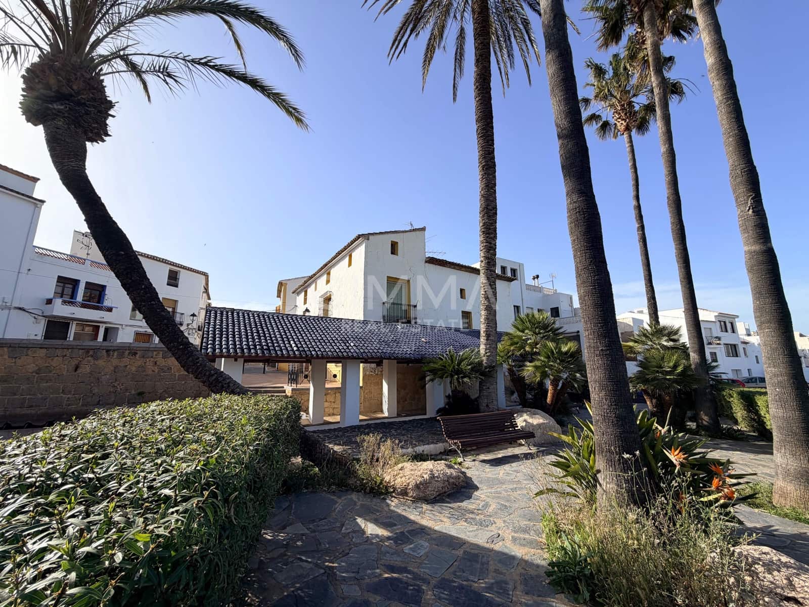 Casa de 8 habitaciones en La Nucia en venta - 325.000 € (Ref: 9759134)