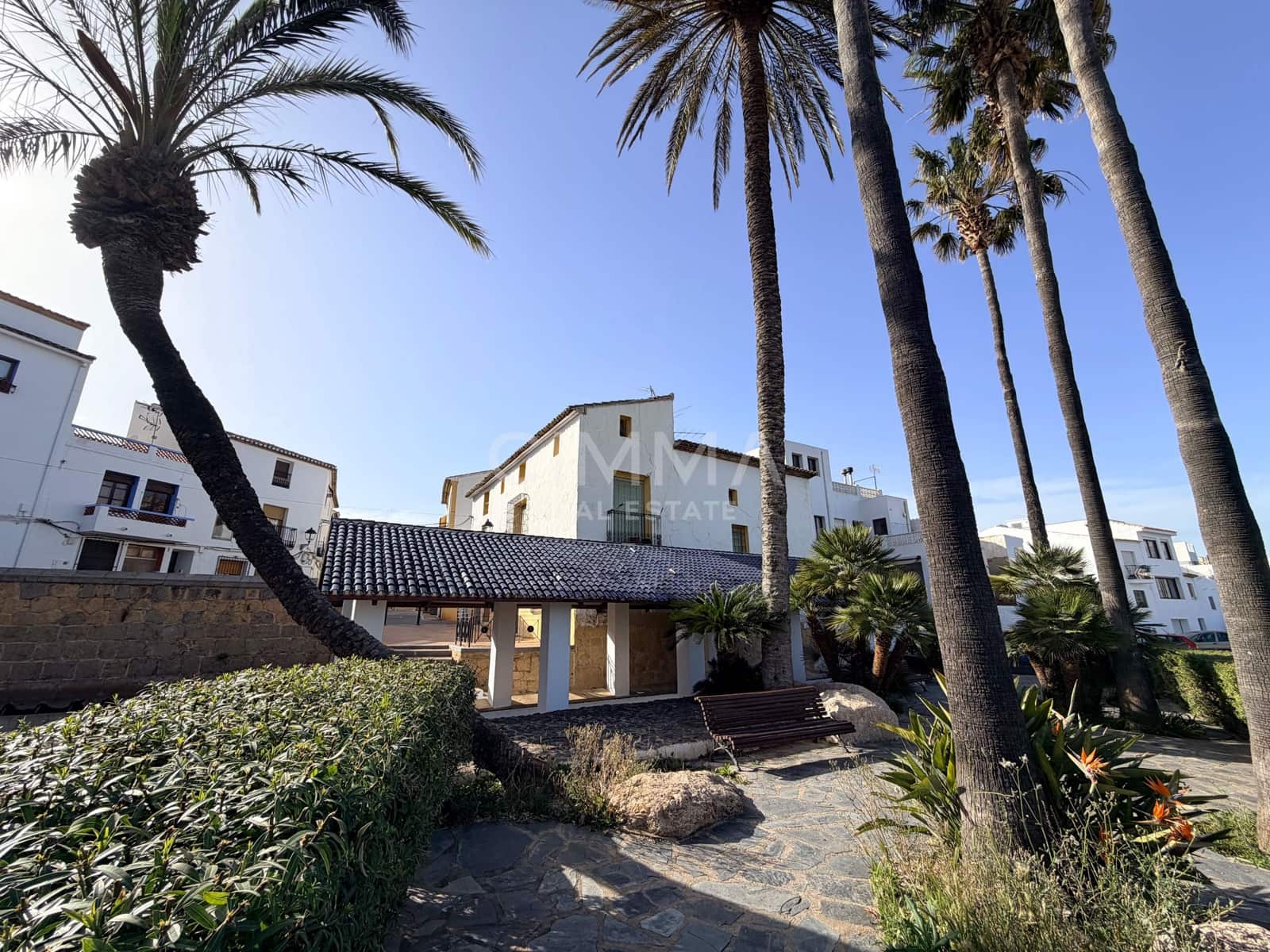 Casa de 8 habitaciones en La Nucia en venta - 325.000 € (Ref: 9759134)