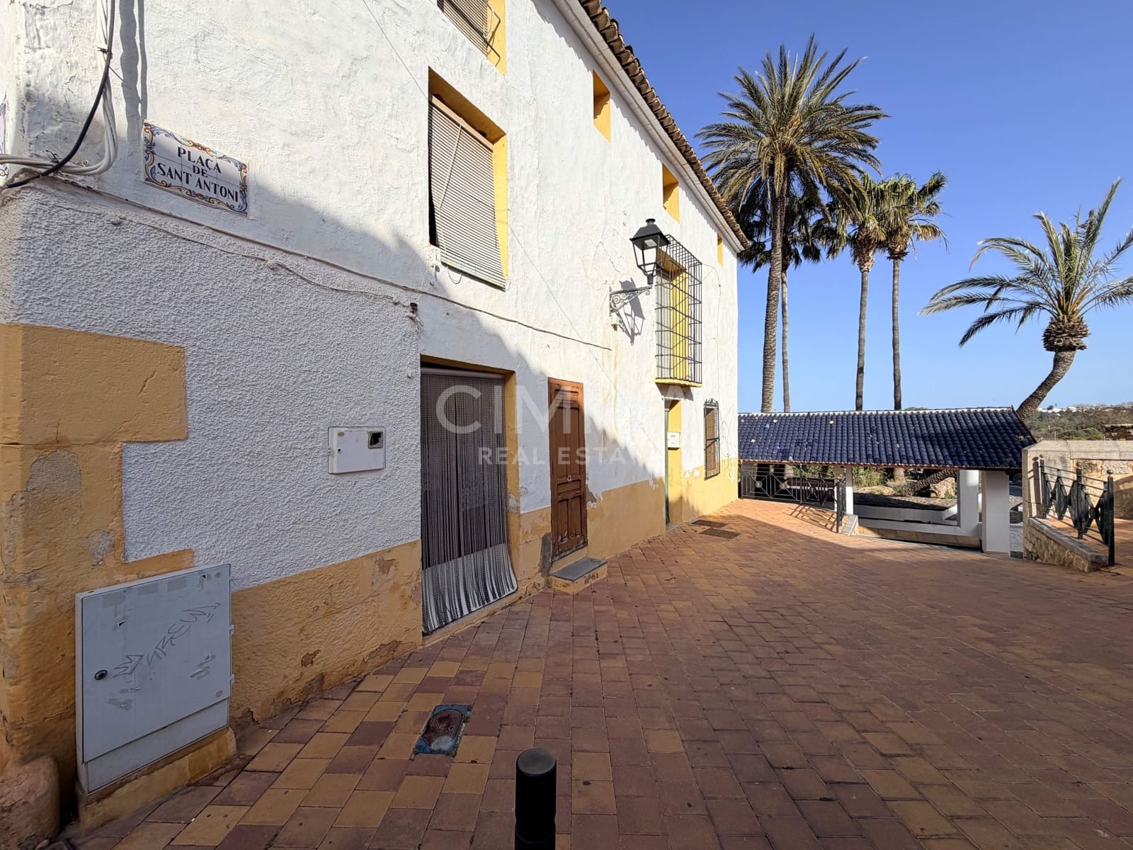 Casa de 8 habitaciones en La Nucia en venta - 325.000 € (Ref: 9759134)