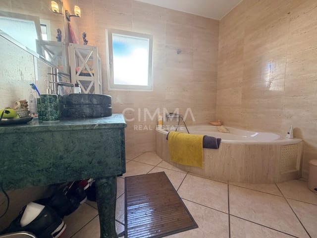 3 slaapkamer Villa te koop in La Nucia met garage - € 550.000 (Ref: 9780743)