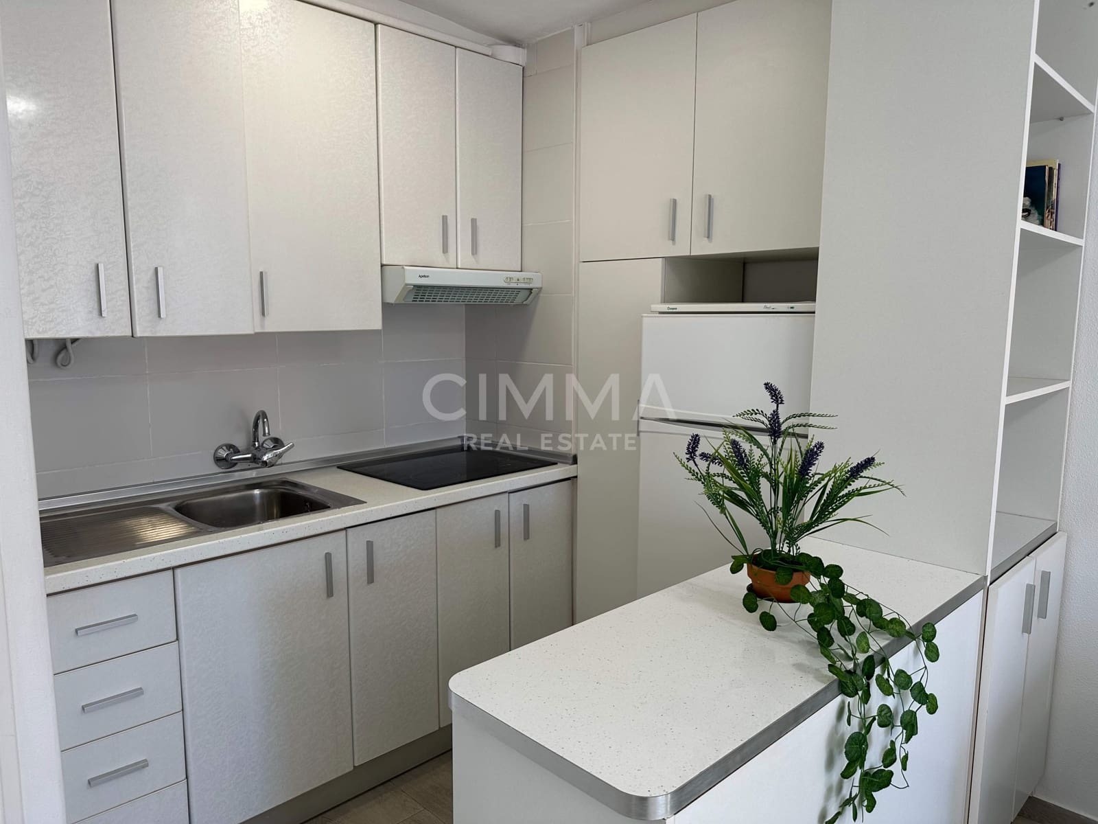 2 slaapkamer Appartement te koop in Benidorm met zwembad garage - € 217.000 (Ref: 9780745)