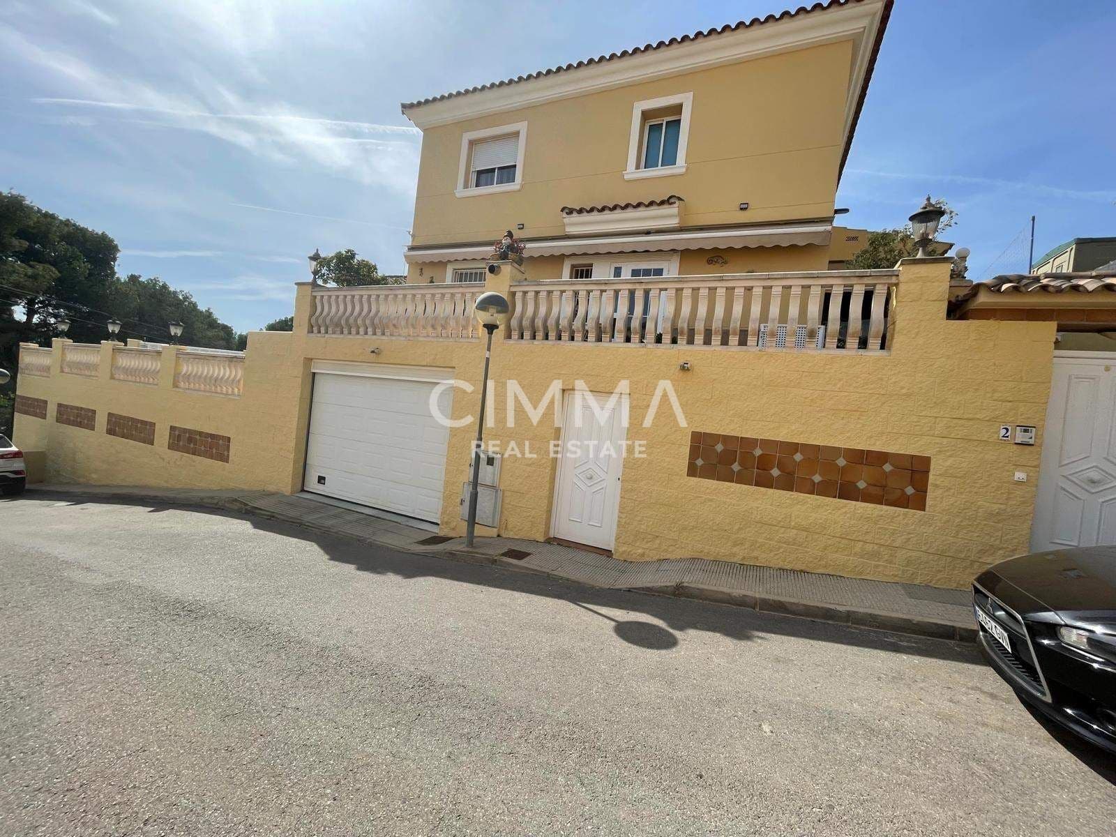 4 makuuhuone Huvila myytävänä paikassa Barranco Hondo mukana uima-altaan 
autotalli - 550 000 € (Ref: 9797300)