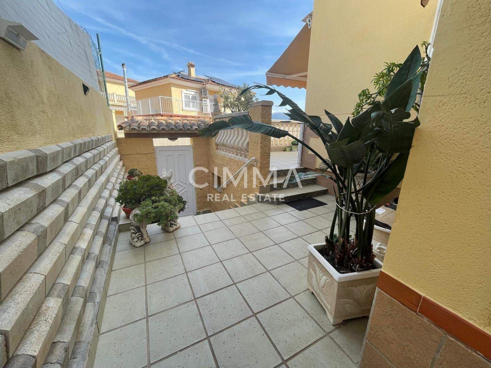 4 makuuhuone Huvila myytävänä paikassa Barranco Hondo mukana uima-altaan 
autotalli - 550 000 € (Ref: 9797300)