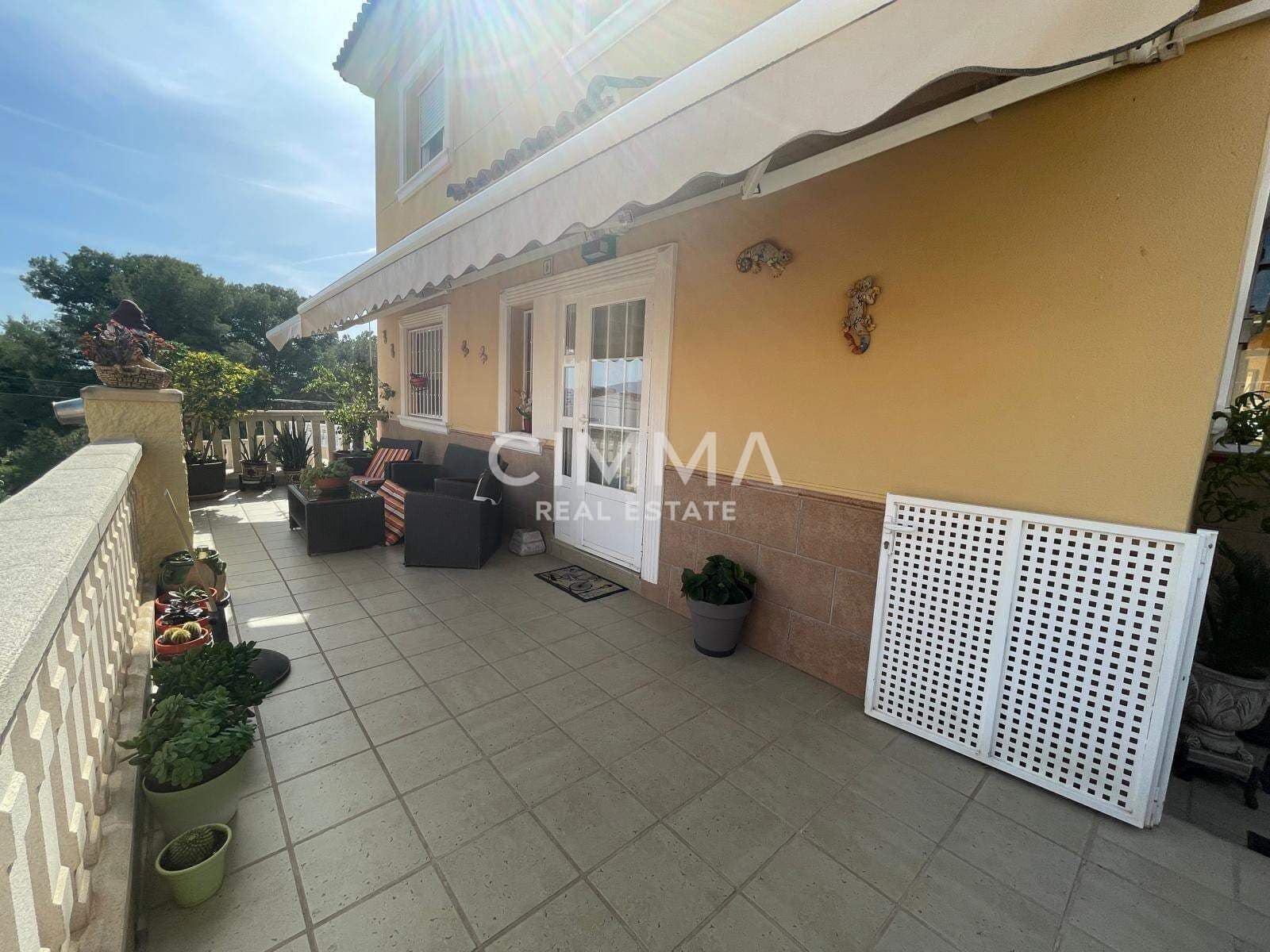 4 makuuhuone Huvila myytävänä paikassa Barranco Hondo mukana uima-altaan 
autotalli - 550 000 € (Ref: 9797300)