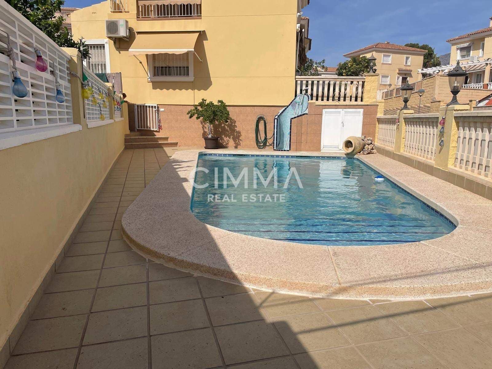 4 makuuhuone Huvila myytävänä paikassa Barranco Hondo mukana uima-altaan 
autotalli - 550 000 € (Ref: 9797300)