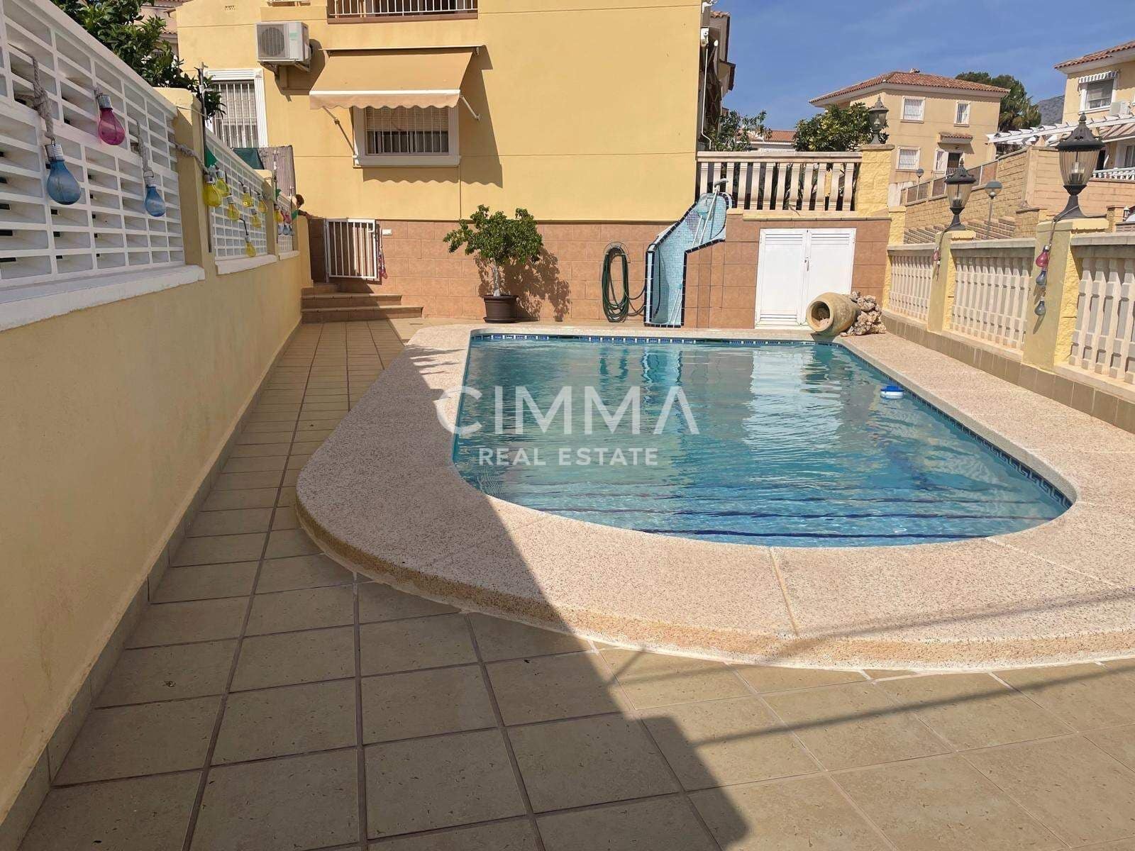 4 makuuhuone Huvila myytävänä paikassa Barranco Hondo mukana uima-altaan 
autotalli - 550 000 € (Ref: 9797300)