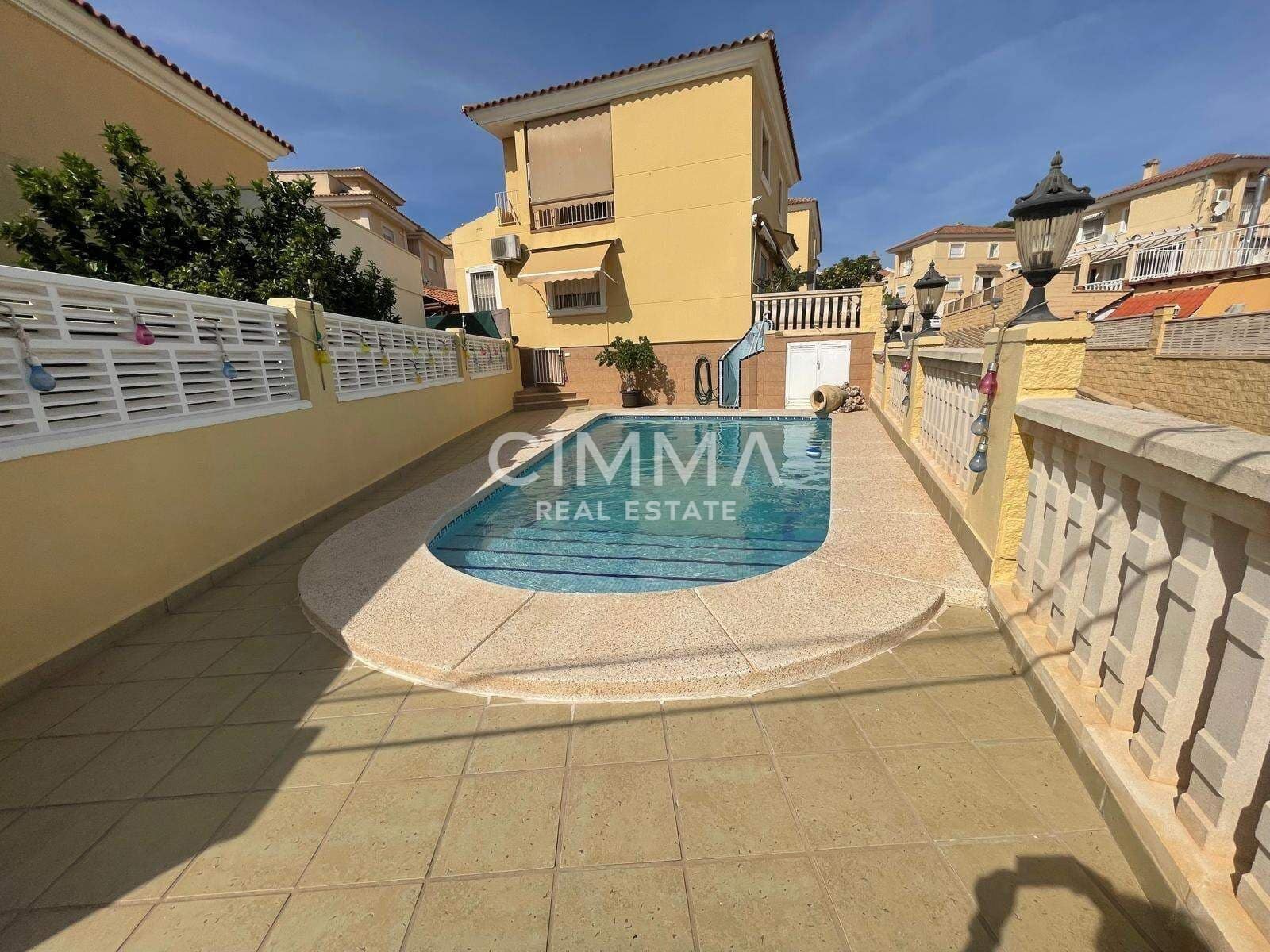 4 makuuhuone Huvila myytävänä paikassa Barranco Hondo mukana uima-altaan 
autotalli - 550 000 € (Ref: 9797300)