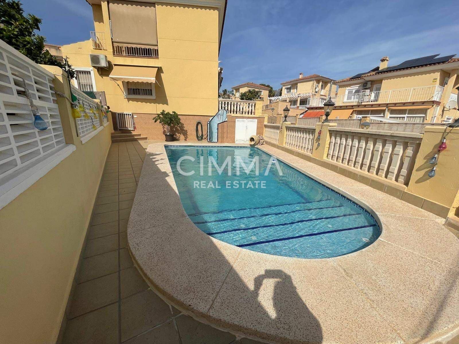 4 makuuhuone Huvila myytävänä paikassa Barranco Hondo mukana uima-altaan 
autotalli - 550 000 € (Ref: 9797300)