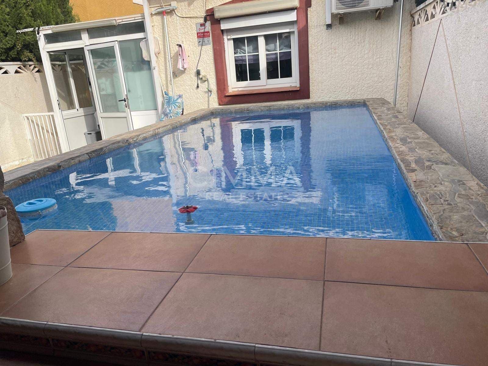 4 sovrum Bungalow till salu i La Nucia med pool garage - 378 000 € (Ref: 9799447)