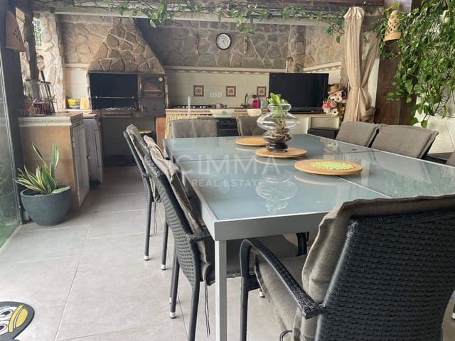 4 slaapkamer Bungalow te koop in La Nucia met zwembad garage - € 378.000 (Ref: 9799447)