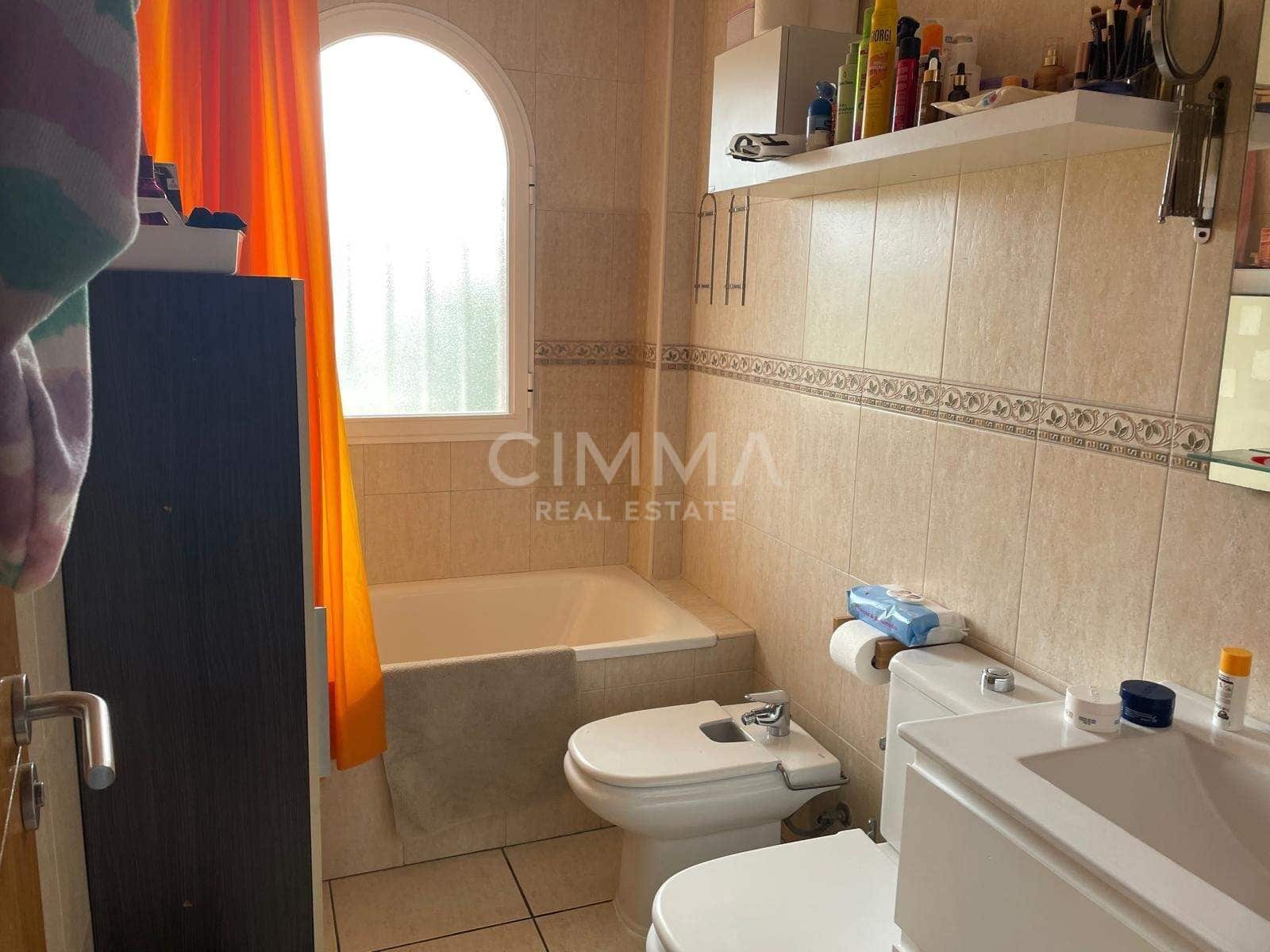 Pareado de 4 habitaciones en La Nucia en venta - 375.000 € (Ref: 9799448)