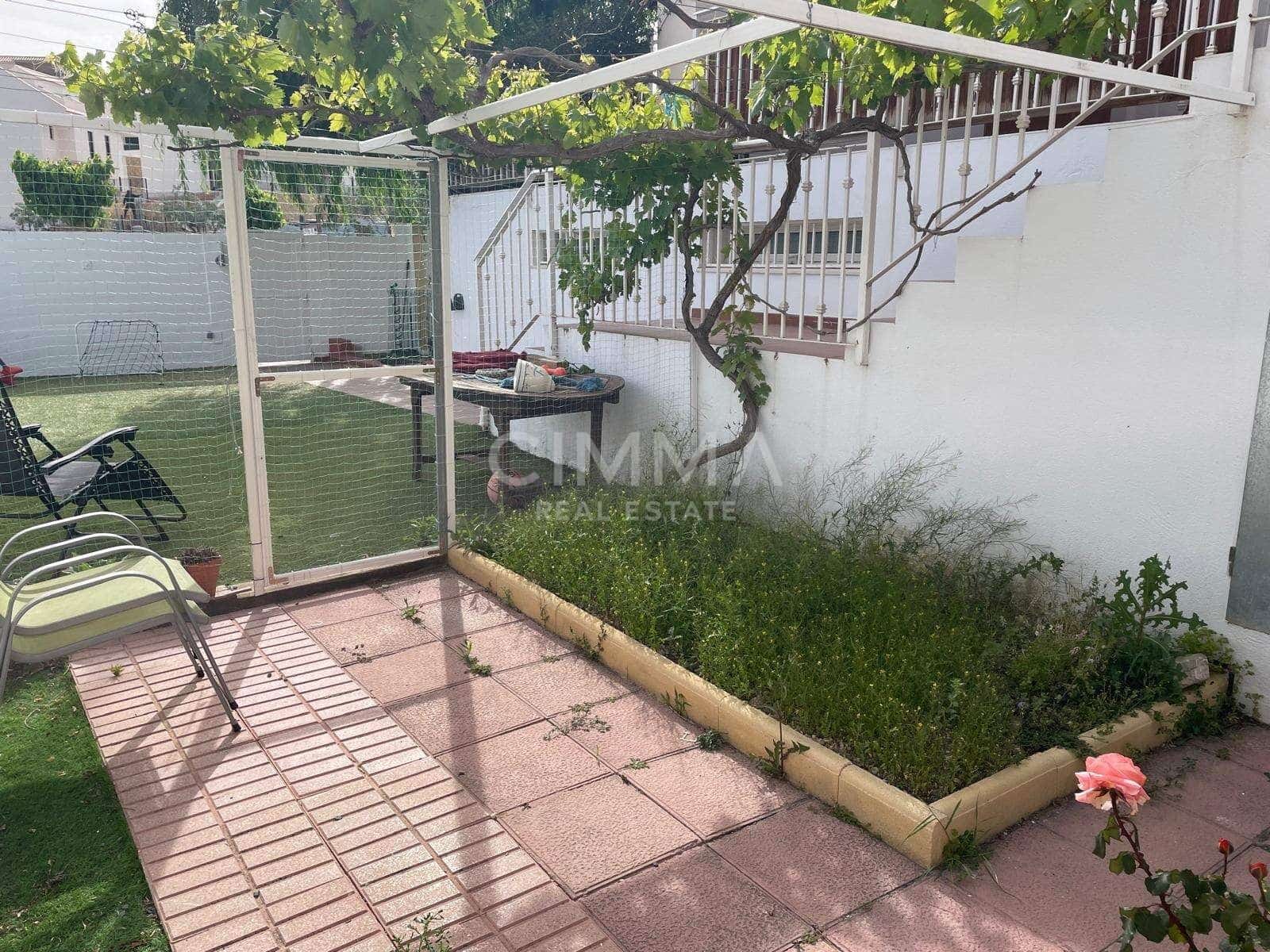Pareado de 4 habitaciones en La Nucia en venta - 375.000 € (Ref: 9799448)