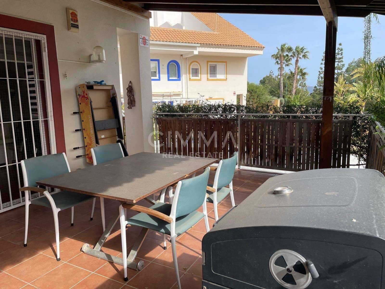 Pareado de 4 habitaciones en La Nucia en venta - 375.000 € (Ref: 9799448)