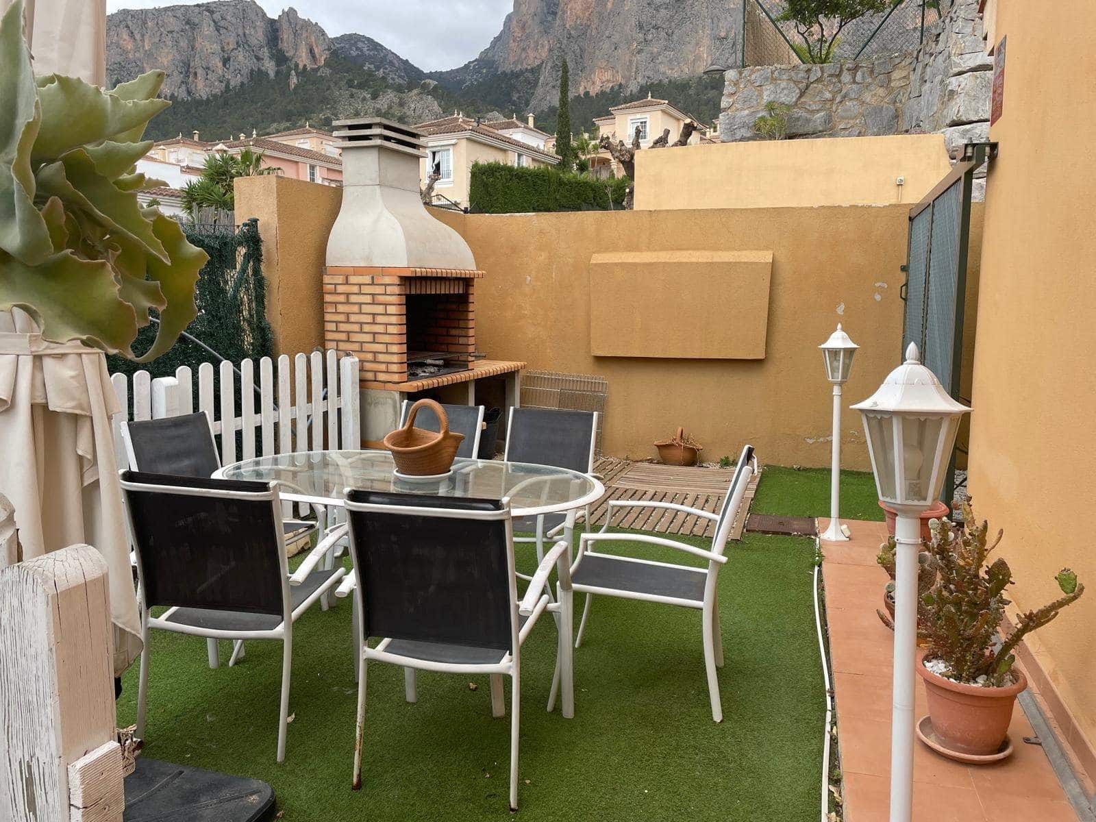 4 bedroom Bungalow for sale in Polop with pool garage - € 495,000 (Ref: 9812286)