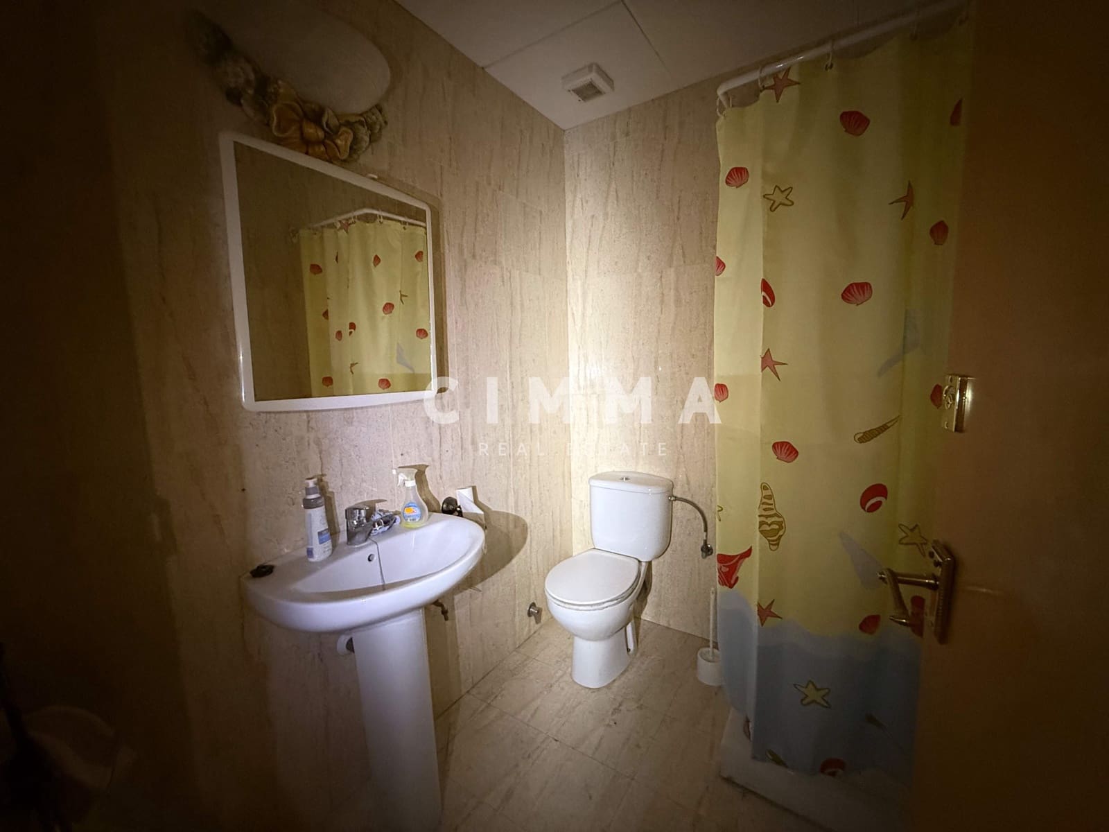 Kaupallinen vuokrattavana paikassa La Nucia mukana 
autotalli - 1 400 € (Ref: 9812287)