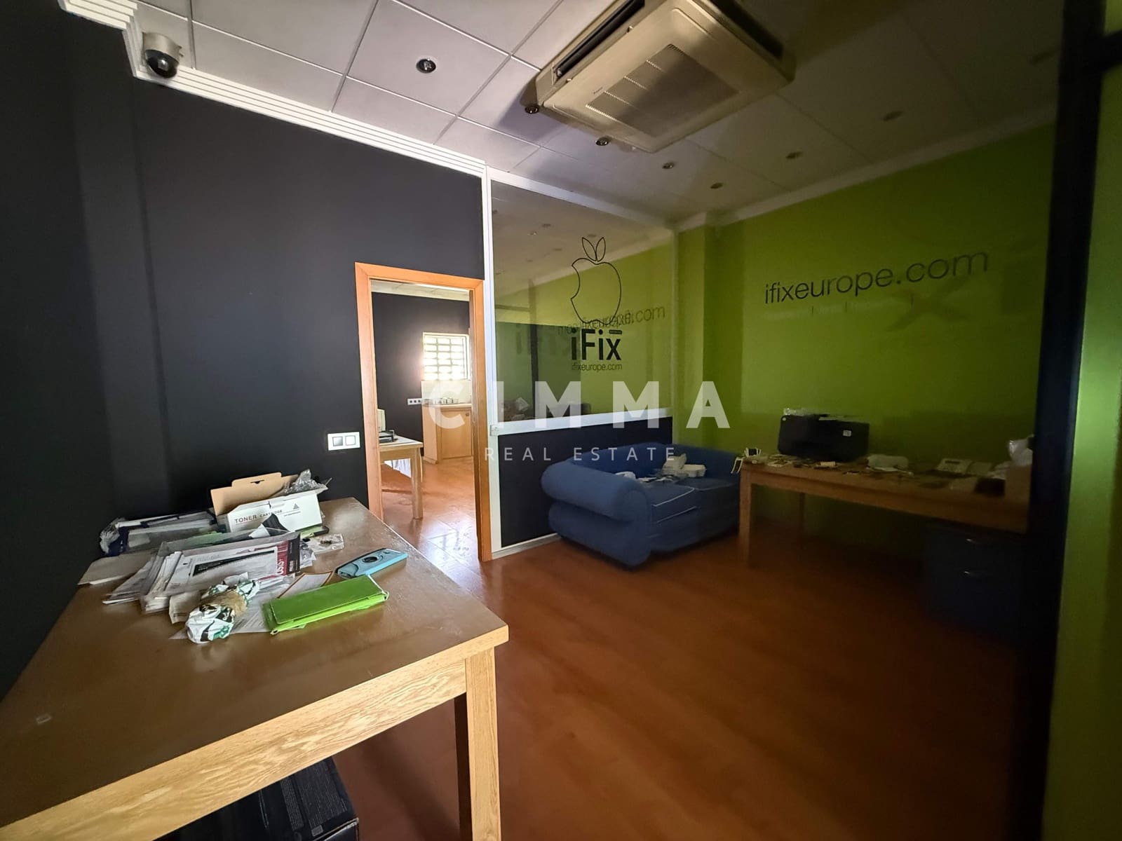 Kaupallinen vuokrattavana paikassa La Nucia mukana 
autotalli - 1 400 € (Ref: 9812287)