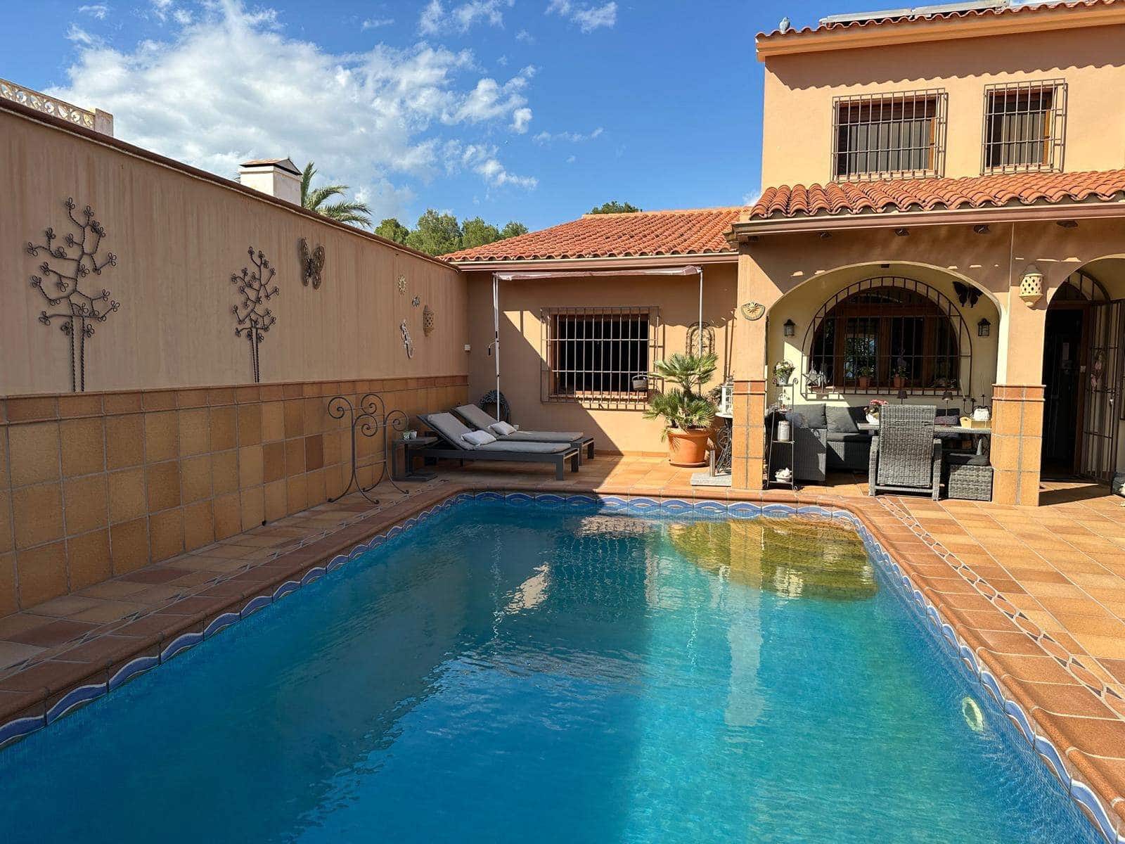 5 soveværelse Villa til salg i La Nucia med swimmingpool garage - € 975.000 (Ref: 9818036)