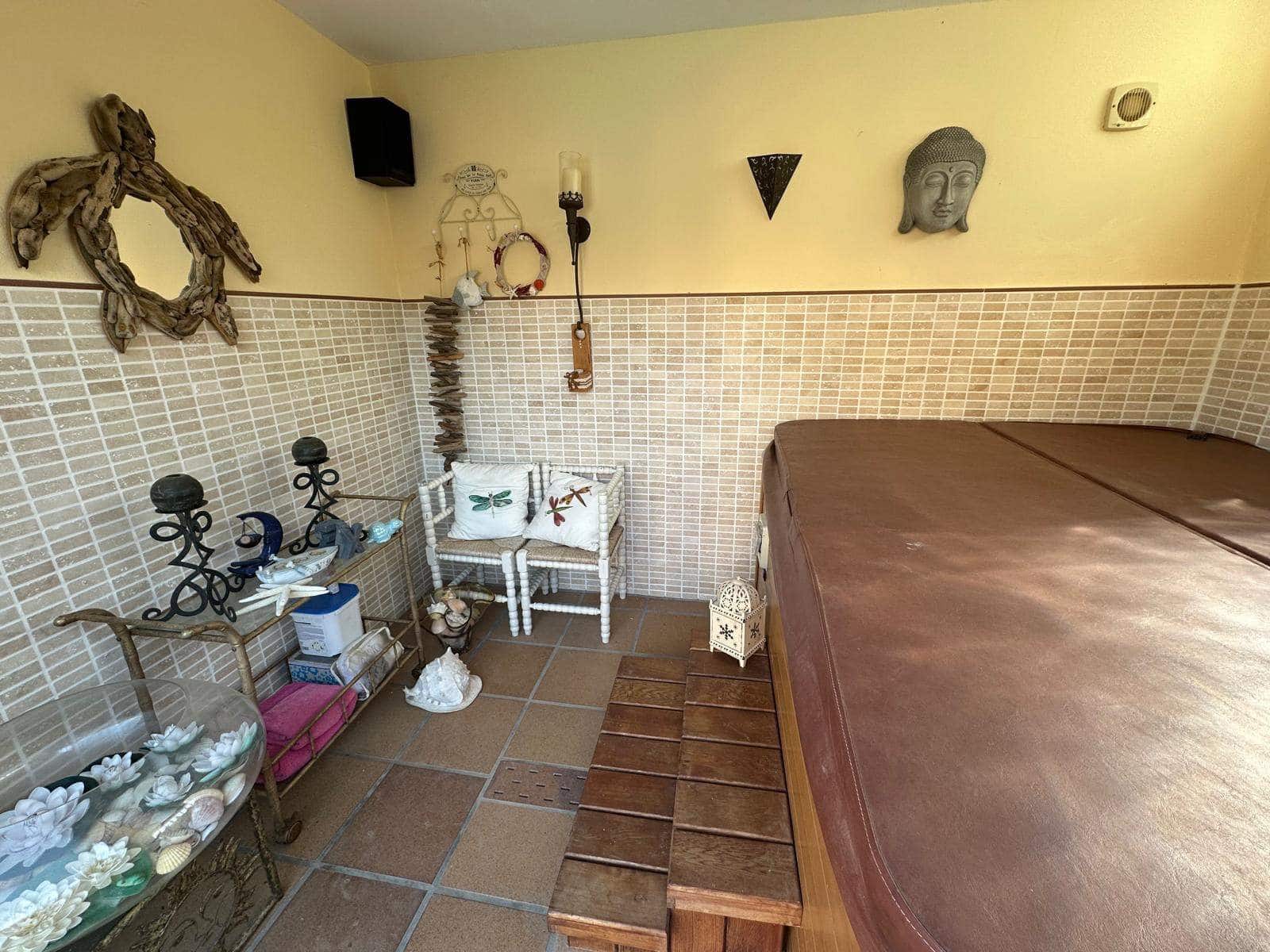 5 soveværelse Villa til salg i La Nucia med swimmingpool garage - € 975.000 (Ref: 9818036)