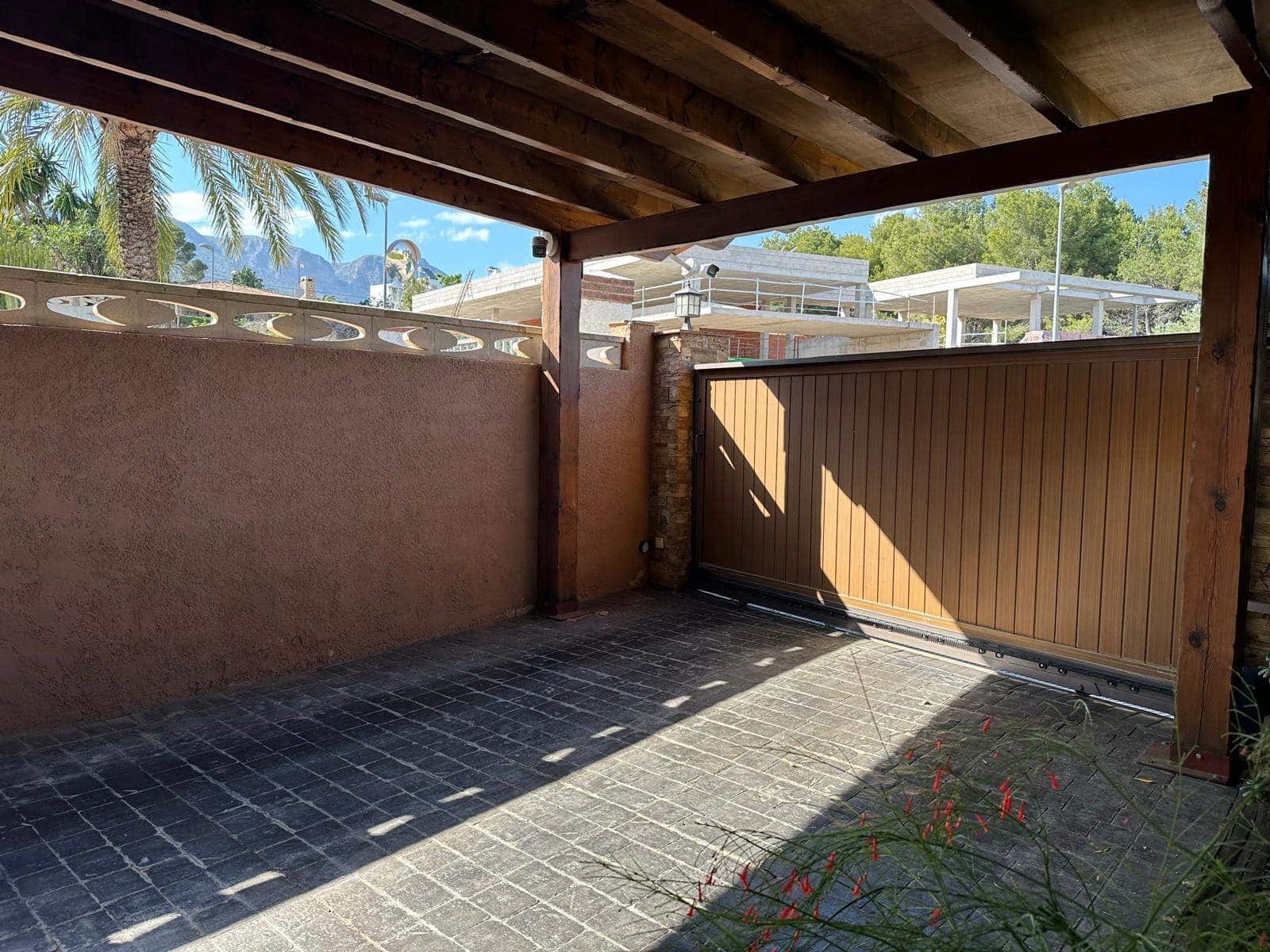 5 soveværelse Villa til salg i La Nucia med swimmingpool garage - € 975.000 (Ref: 9818036)