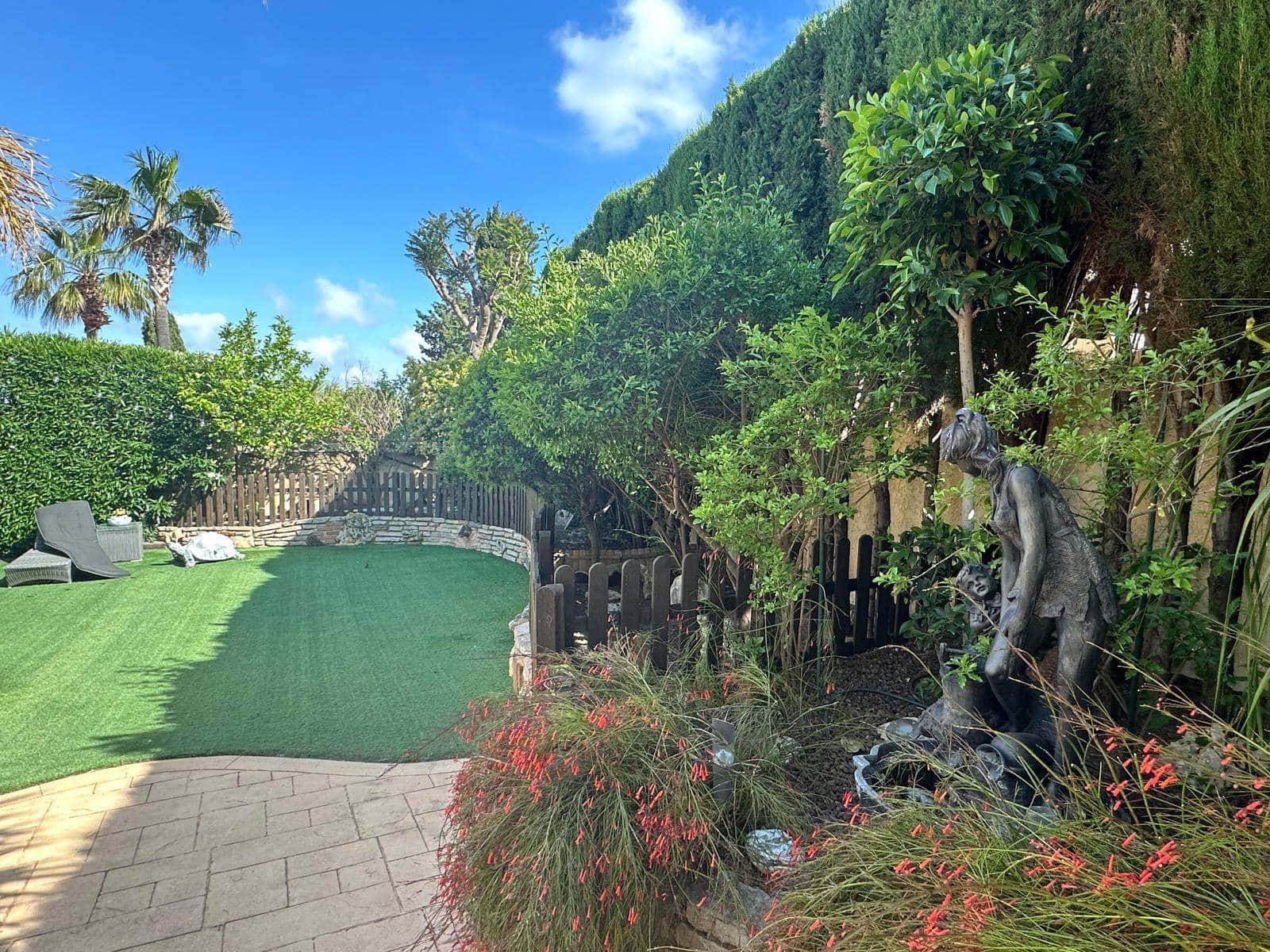 5 soveværelse Villa til salg i La Nucia med swimmingpool garage - € 975.000 (Ref: 9818036)
